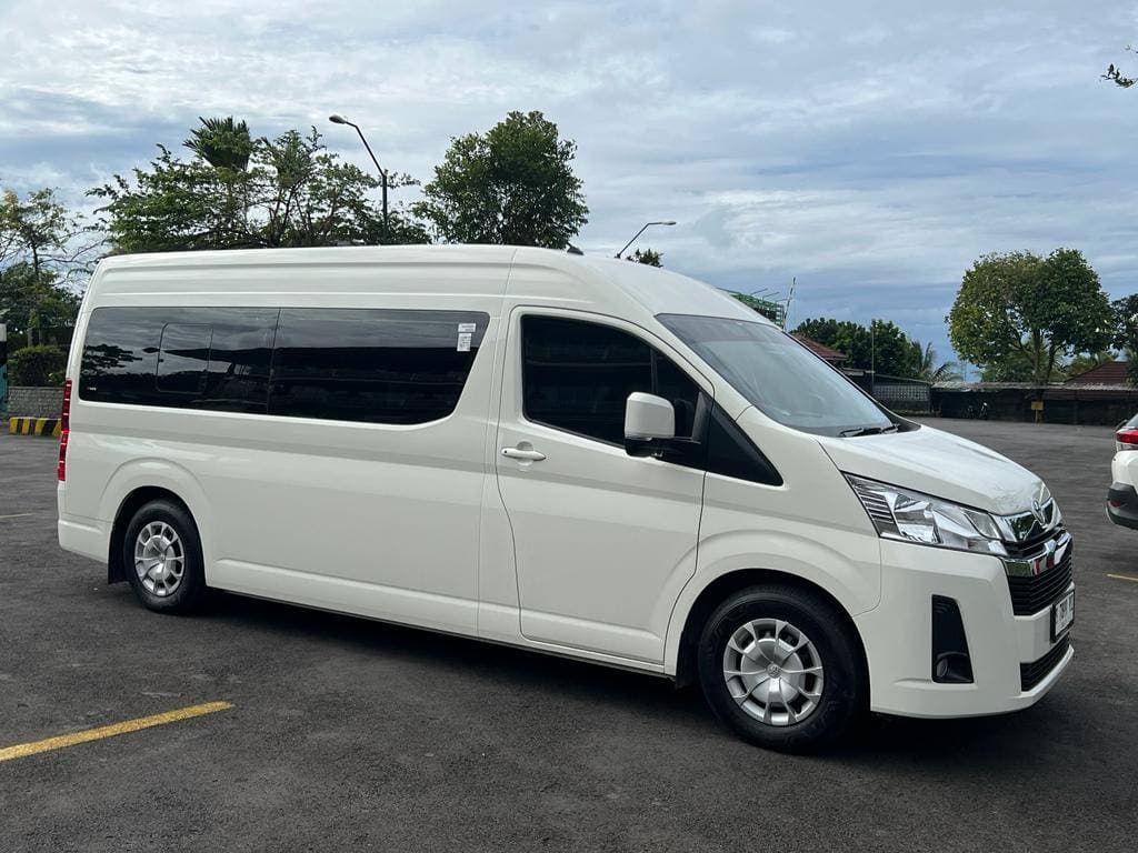 Hiace Premio Luxury